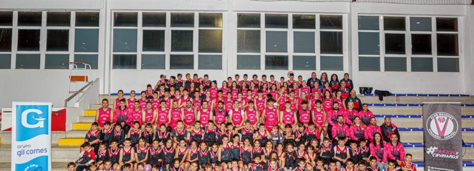 El Club Básquet Vinaròs presentó a los equipos de la presente temporada.