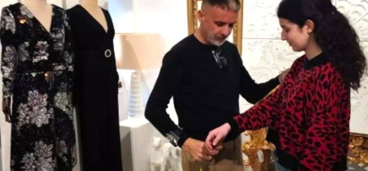 El diseñador castellonense Higinio Mateu crea el vestido de la reina Esther del Sexenni de Morella