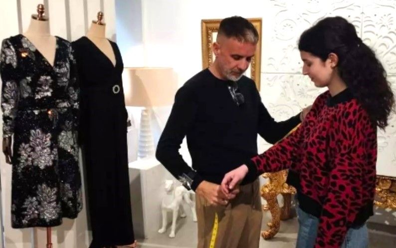 El diseñador castellonense Higinio Mateu crea el vestido de la reina Esther del Sexenni de Morella