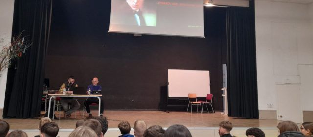 Mario Masó, autor del llibre “Leopoldo Querol: una vida al piano”, visita l’IES Leopoldo Querol