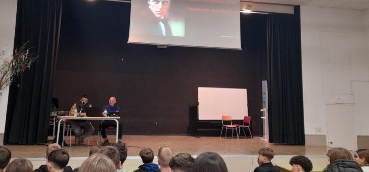 Mario Masó, autor del llibre “Leopoldo Querol: una vida al piano”, visita l’IES Leopoldo Querol