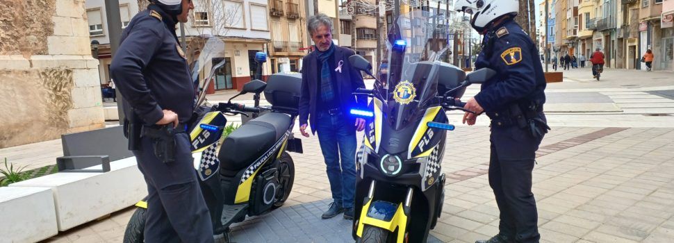 La Policia Local de Benicarló renova el parc automobilístic amb dos motocicletes elèctriques