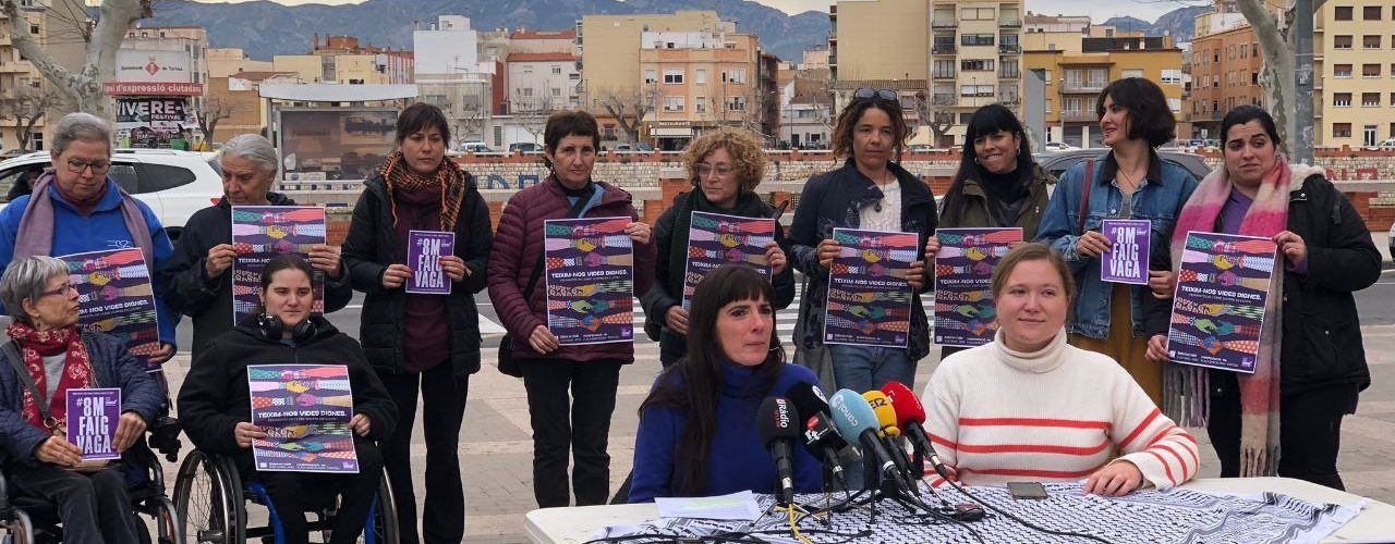 ’Assemblea Vaga Feminista 8M de les Terres de l’Ebre fa una roda de premsa amb motiu del 8 de març
