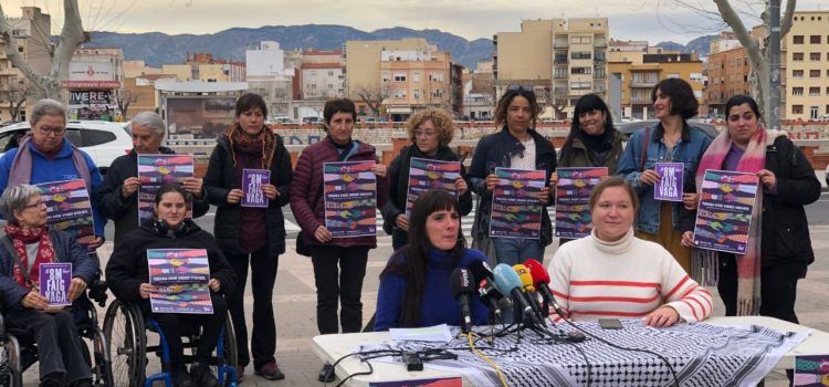 ’Assemblea Vaga Feminista 8M de les Terres de l’Ebre fa una roda de premsa amb motiu del 8 de març