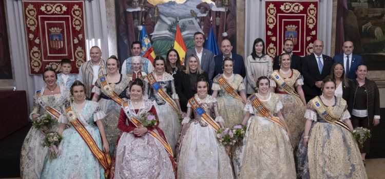 Marta Barrachina rep les Reines Falleres de Burriana i les Falleres Majors de Benicarló, la Vall d’Uixó i Almenara
