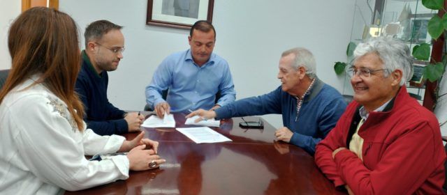 L’Ajuntament de Peníscola i el Centro de Iniciativas Culturales i l’Associació de Peníscola contra el Càncer signen convenis de col·laboració
