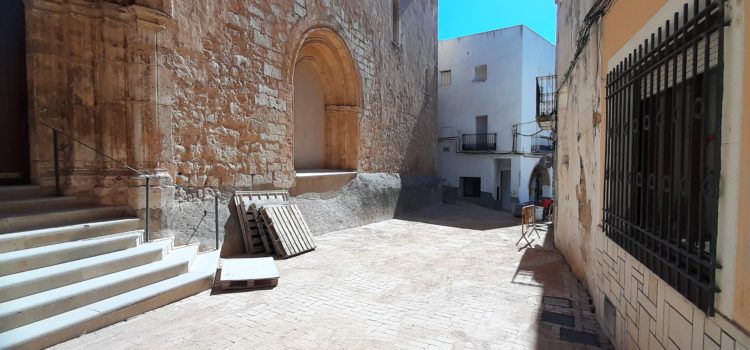 L’Ajuntament de Canet lo Roig modernitza l’entorn de l’església de Sant Miquel