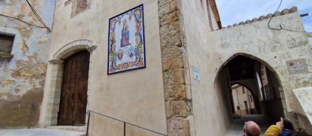Vallibona conclou la restauració de la façana i les portes de l’església parroquial