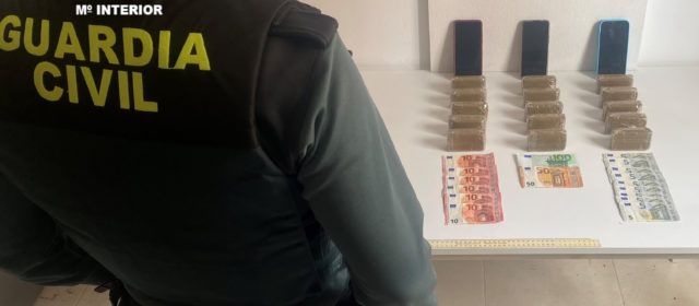 La Guardia Civil detiene en Peñiscola a dos personas que llevaban oculto en el vehículo 1,5 kilogramos de polen hachís