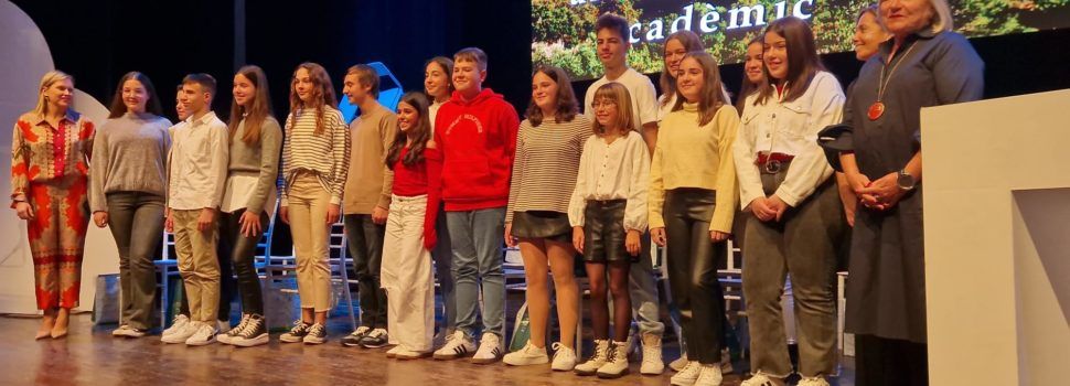 L’alumnat més brillant rep el reconeixement de l’Ajuntament de Vinaròs