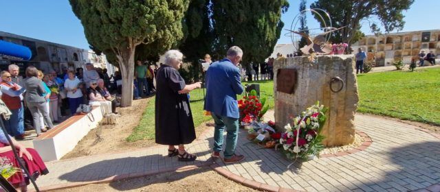 Acte en record de les víctimes de la fossa comuna a Vinaròs, amb àmplia representació ebrenca