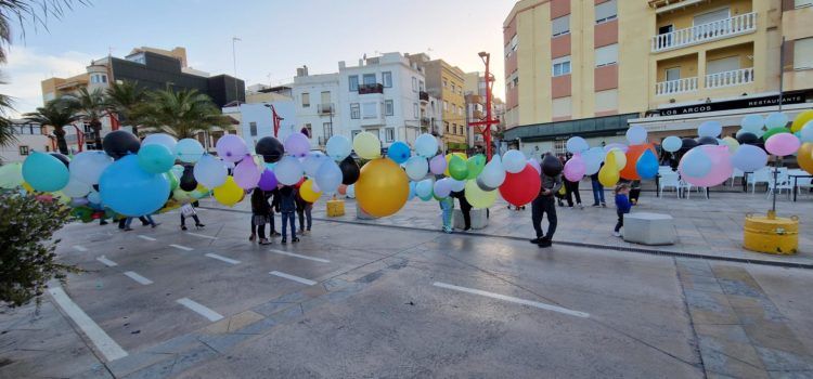 Els Titiriteros de Binéfar i la globotada tanquen una exitosa XXII Fira del Llibre