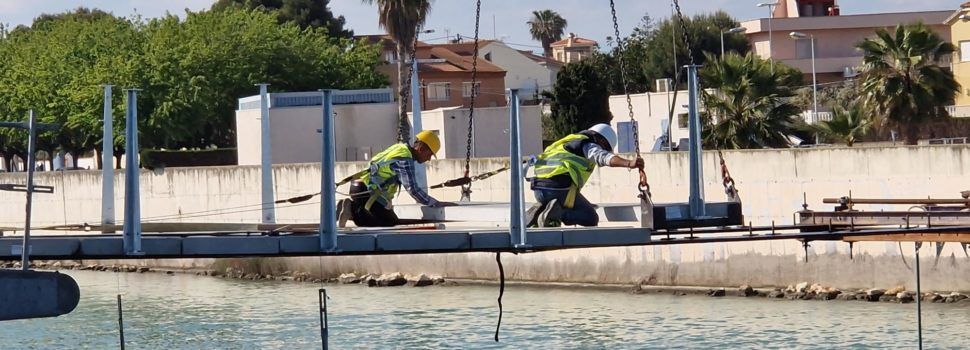 Així s’han col·locat les planxes de formigó de la passarel·la del Cervol (vídeo i fotos)