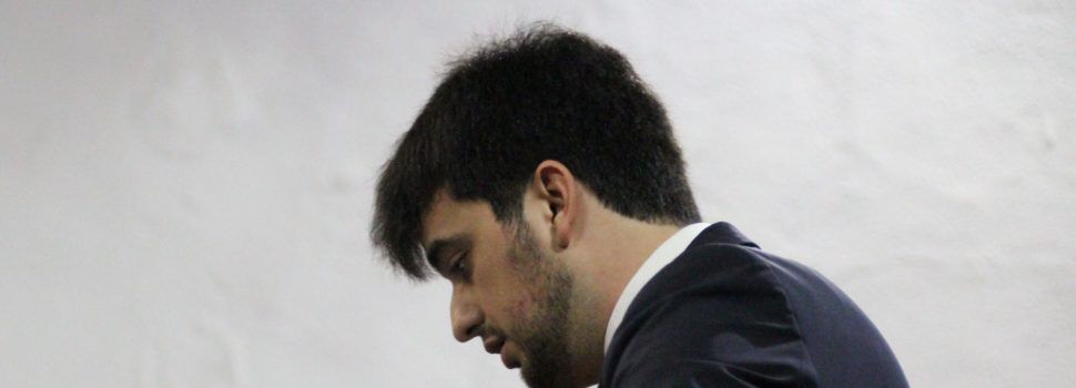 L’ampostí Àlex Rodríguez, nou director de la banda simfònica de La Alianza, i Sofia Zarzoso, de la jove orquestra
