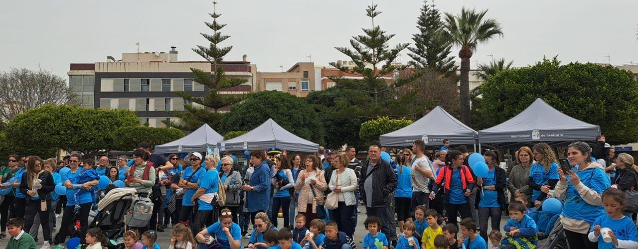 Benicarló se viste de azul por el autismo
