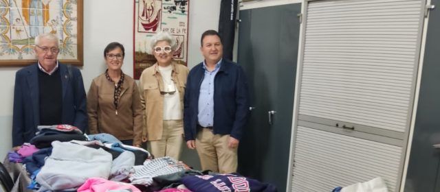 La Federación de Cofradías de Semana Santa entrega la ayuda conseguida en el Reto Cáritas