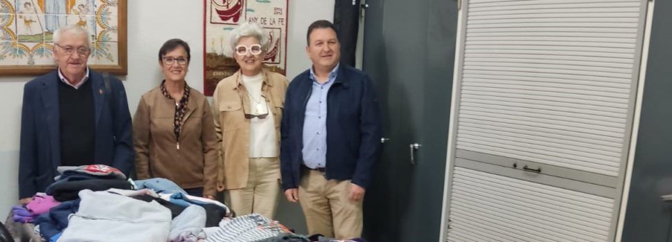 La Federación de Cofradías de Semana Santa entrega la ayuda conseguida en el Reto Cáritas