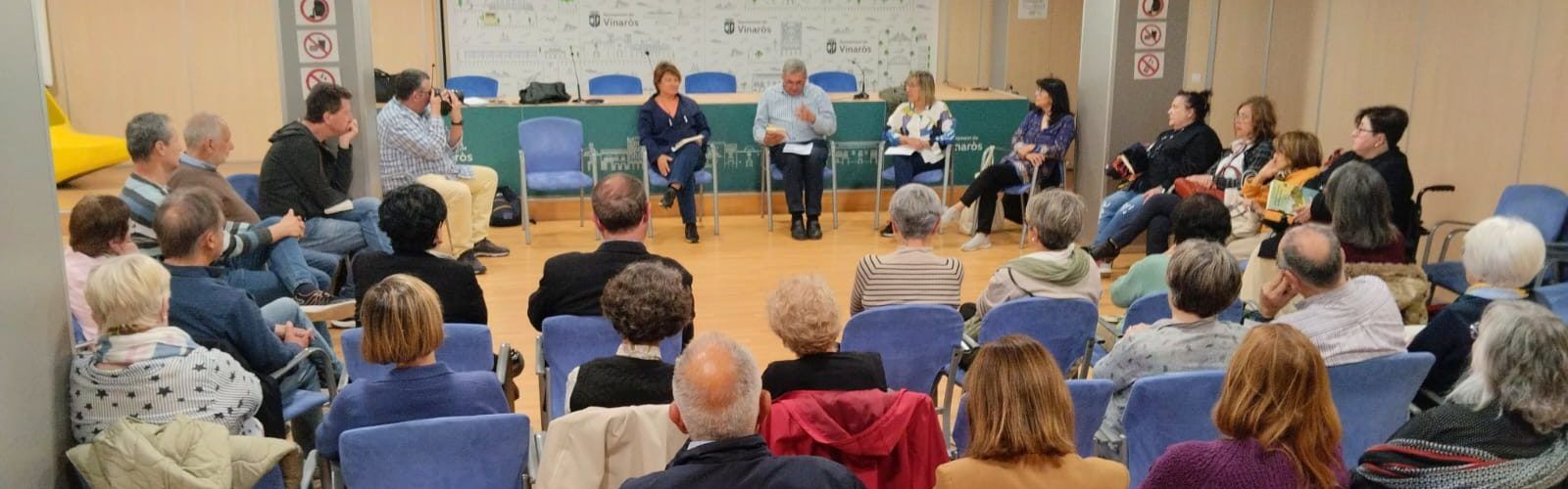 La Tertúlia Literària Àgora debat sobre la “Guia sentimental del Maestrat” d’Amàlia Roig Blasco