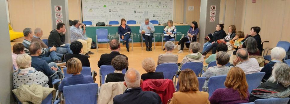 La Tertúlia Literària Àgora debat sobre la “Guia  sentimental del Maestrat” d’Amàlia Roig Blasco