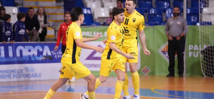 El Servigroup Peñíscola se asegura la permanencia en Primera tras un gran empate en Palma (5-5)
