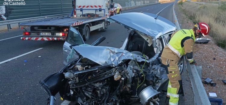 Accidente entre un turismo y una autocaravana, en la N-340, a su paso por Benicarló