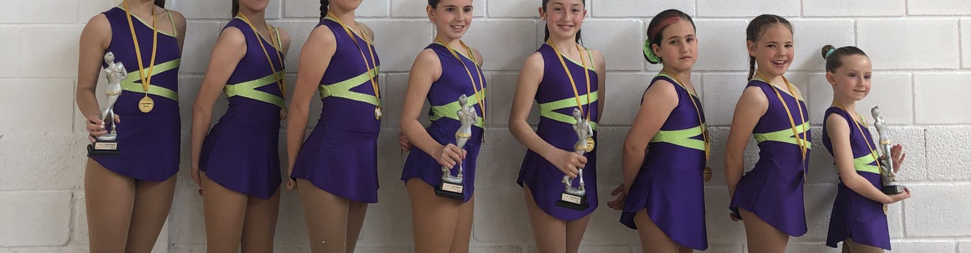 13 patinadoras del Club Patí Vinaròs, en el trofeo organizado por el Club de Patinaje Artístico Burjassot