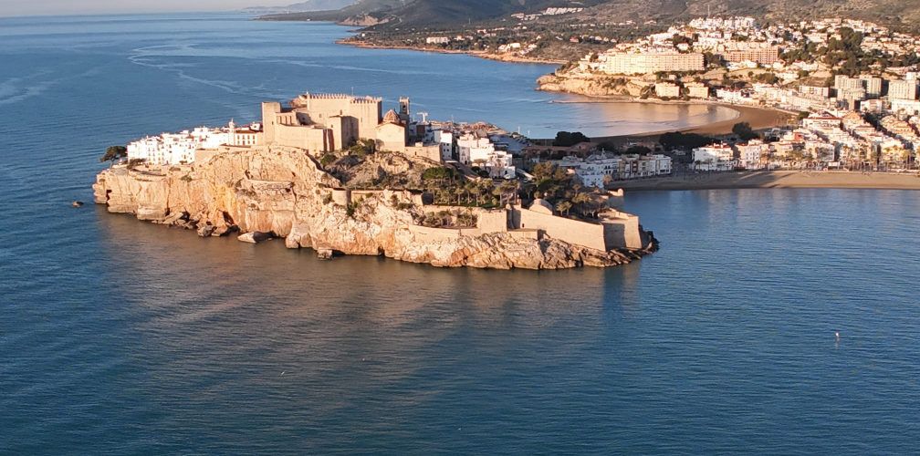 Vídeos i fotos: Volant amb el dron per dalt de Peníscola