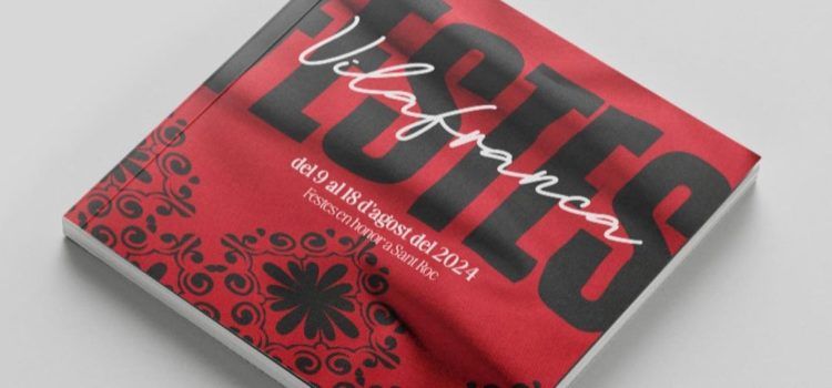 Les faldetes del Ball Pla protagonistes de la portada del llibre de Festes de Vilafranca