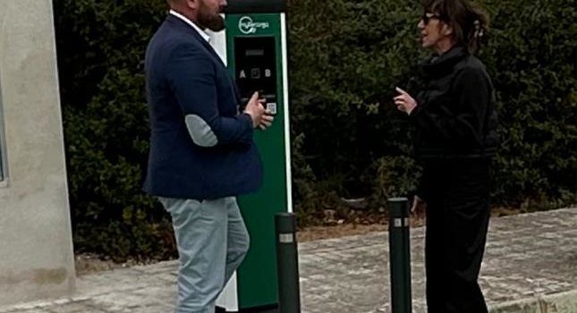 El Ayuntamiento de Sant Jordi ya tiene en funcionamiento dos nuevos puntos de recarga para vehículos eléctricos