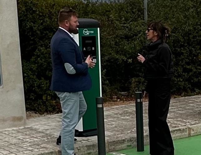 El Ayuntamiento de Sant Jordi ya tiene en funcionamiento dos nuevos puntos de recarga para vehículos eléctricos