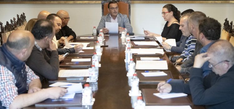 La Diputació de Castelló presenta a les confraries de la província les bases que regiran les ajudes dirigides al sector per a aconseguir una millor eficàcia i eficiència
