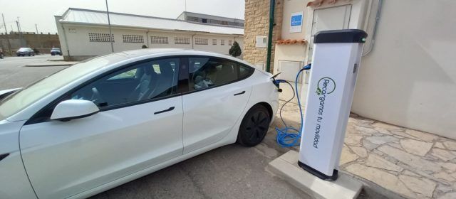 Vilafranca activa un punt per a recàrrega de vehicles elèctrics