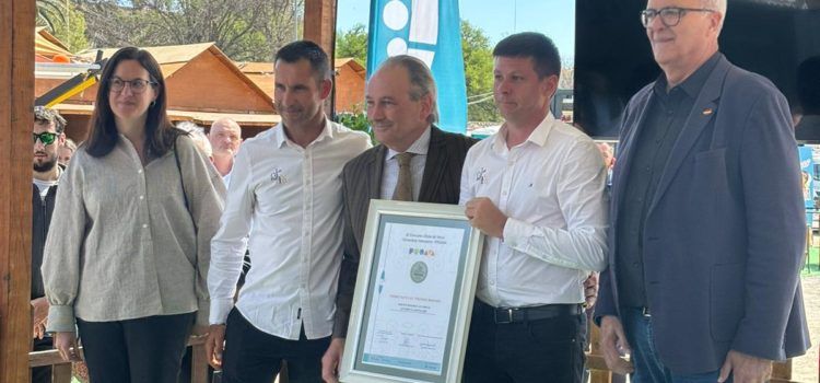 Imatges del lliurament a Lo Canetà del premi al millor oli madur del IV Concurs Oficial d’ AOVEs