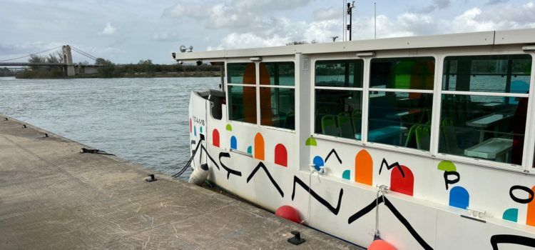La Perla, nom escollit per a l’embarcació elèctrica de la façana fluvial d’Amposta