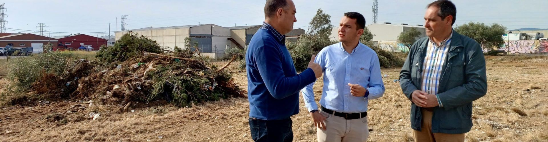 Benicarló desbrossa parcel·les municipals per evitar el perill d’incendi