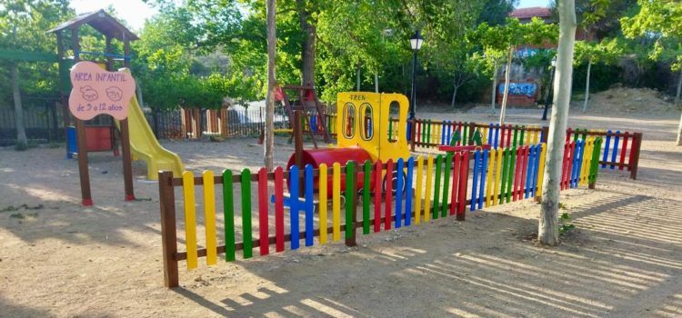 L’Ajuntament realitza el manteniment i adequació dels parcs infantils