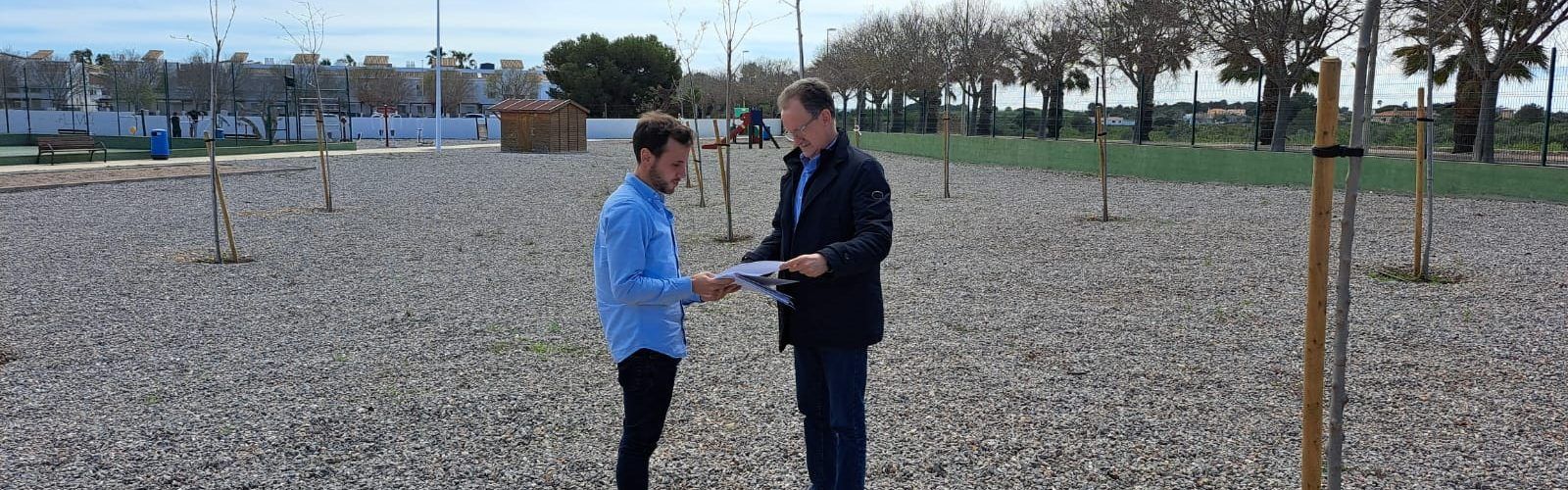 La zona recreativa del carrer Llevant d’Alcossebre es completarà amb barbacoa, berenadors, nous banys i millor il·luminació
