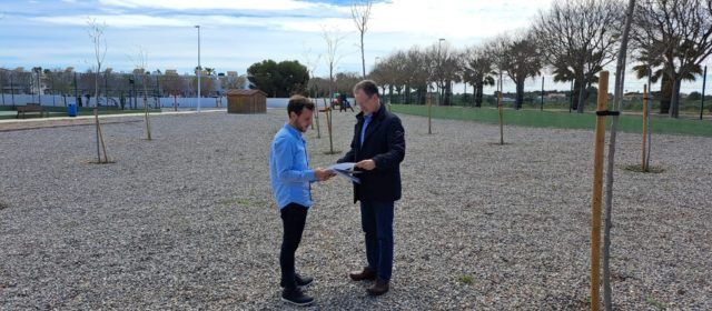 La zona recreativa del carrer Llevant d’Alcossebre es completarà amb barbacoa, berenadors, nous banys i millor il·luminació