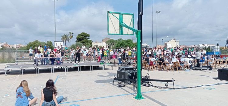 El grup de teatre del J.Coromines, a l’Escola Canta 2024