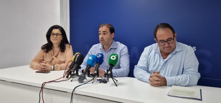 Visita a Vinaròs dels diputats autonòmics Nieves Martinez i Domingo Giner
