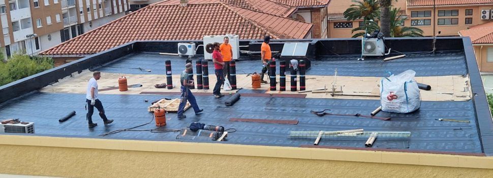 Obres al sostre de la Casa de la Cultura