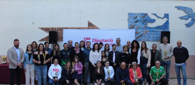 La Diputació de Castelló ret homenatge als vencedors del VI Trofeu Aigües Obertes, com el Club Natació Benicarló