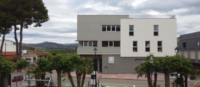 Santa Magdalena instal·la plaques fotovoltaiques en l’Edifici Social i Pavelló a través del DUS 5000