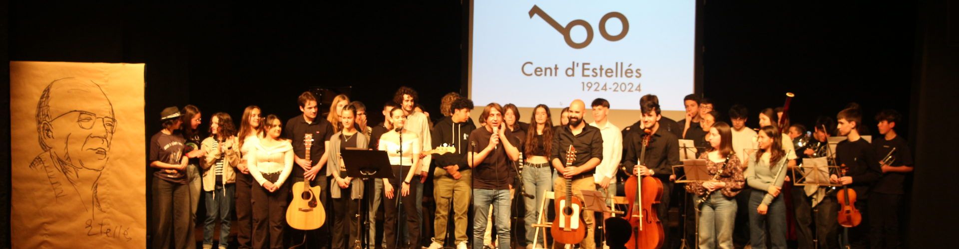 L’IES Ramón Cid oferí un recital de música i poesia per celebrar el centenari d’ Estellés