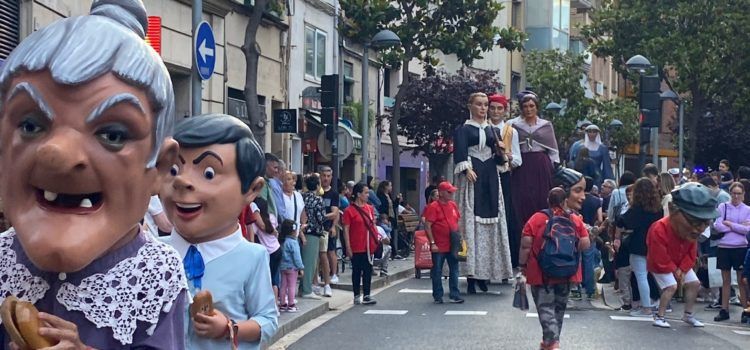 Els Nanos i Gegantons de Vinaròs, en la Trobada de Gegants de Cornellà