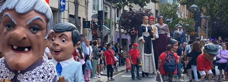 Els Nanos i Gegantons de Vinaròs, en la Trobada de Gegants de Cornellà