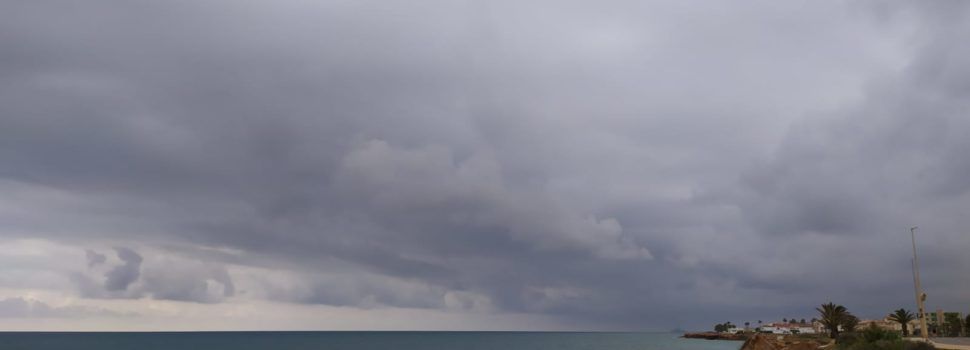 El “parte” del temps: aquesta matinada, fregant lo pal de nit tropical, ja estan aquí
