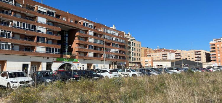L’Ajuntament netejarà els terrenys ubicats al passeig de Juan Ribera