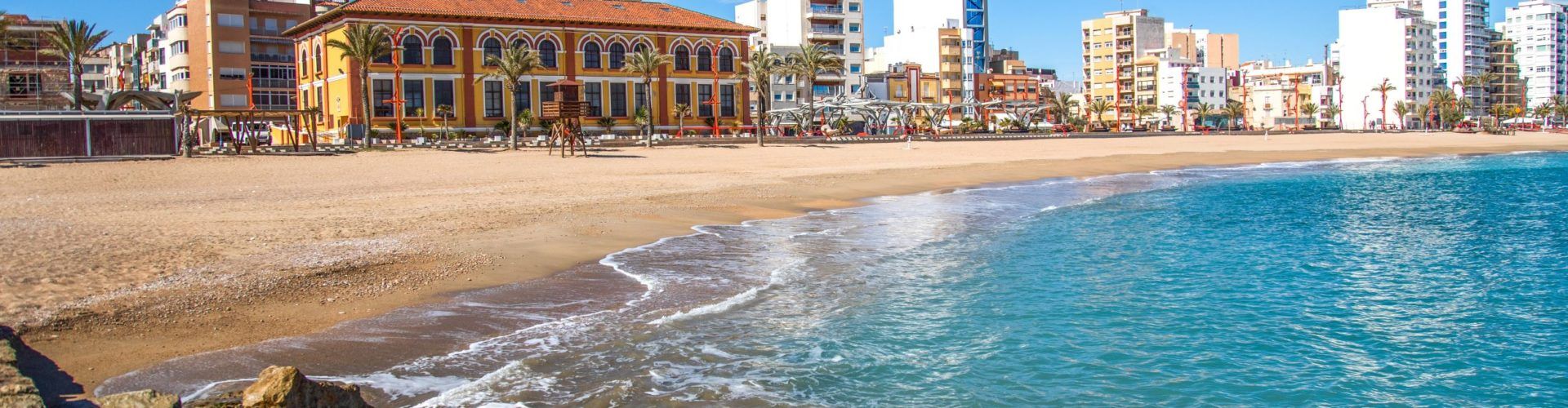 Vinaròs renova les Banderes Blaves de les platges del Fortí i Fora del Forat