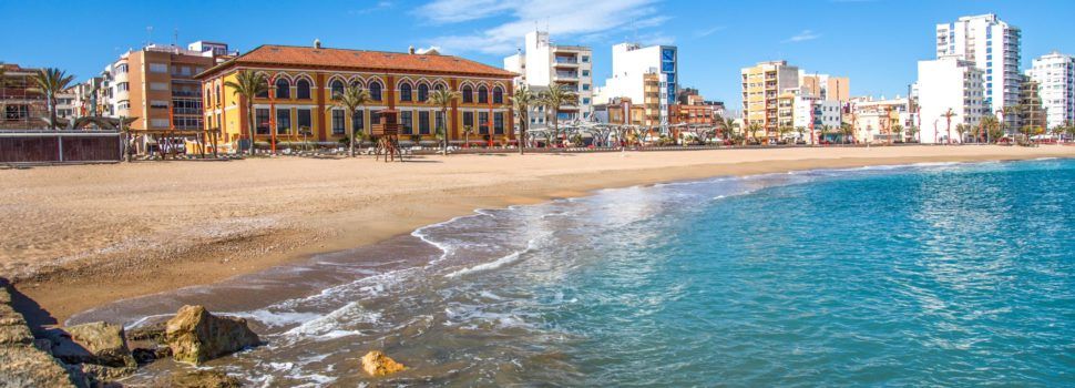 Vinaròs renova les Banderes Blaves de les platges del Fortí i Fora del Forat